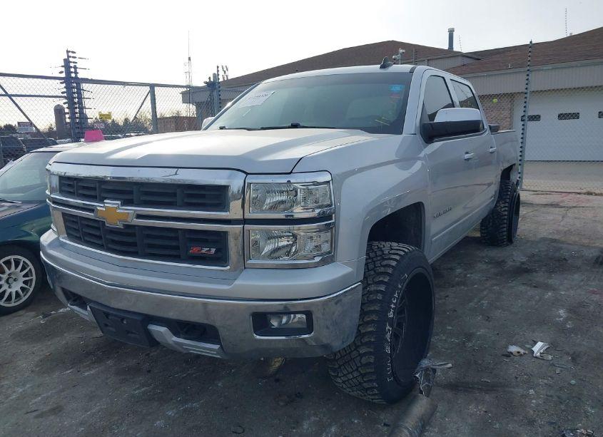 Photo 2 of 2015 Chevrolet Silverado 1500 2LT (VIN 3GCUKREC1FG205852)