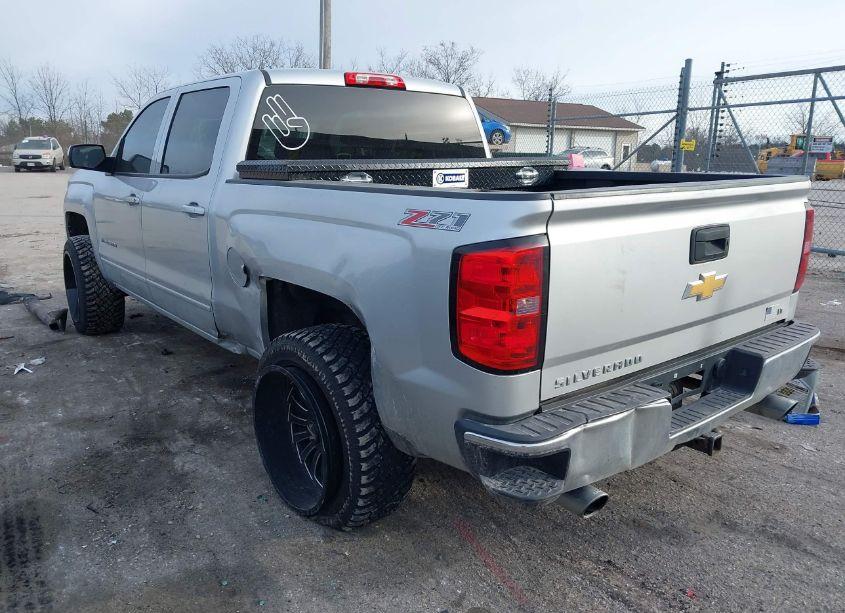 Photo 3 of 2015 Chevrolet Silverado 1500 2LT (VIN 3GCUKREC1FG205852)