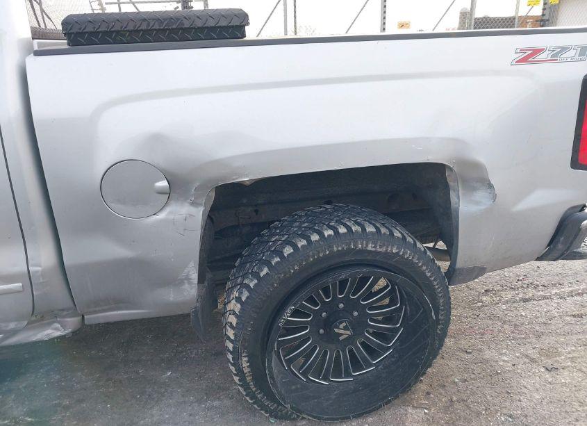 Photo 6 of 2015 Chevrolet Silverado 1500 2LT (VIN 3GCUKREC1FG205852)