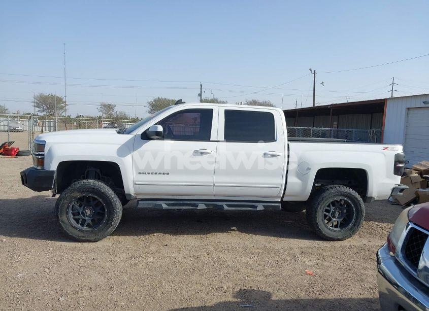 Photo 14 of 2015 Chevrolet Silverado 1500 2LT (VIN 3GCUKREC1FG289851)