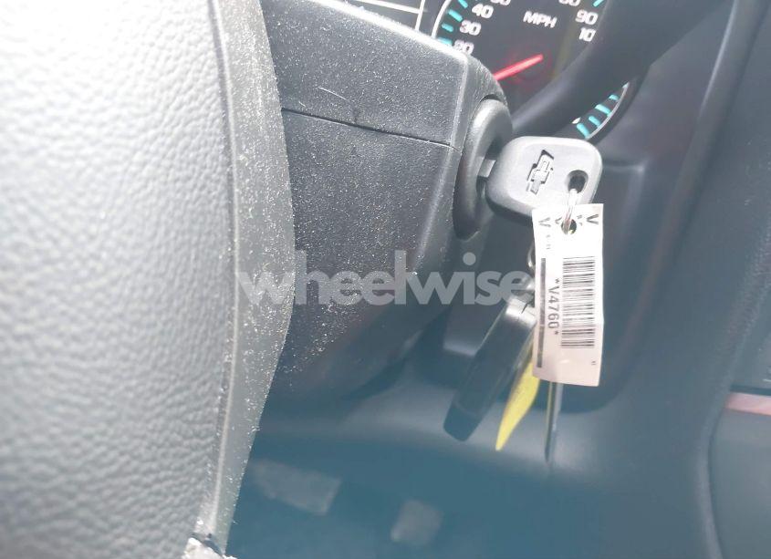 Photo 10 of 2015 Chevrolet Silverado 1500 1LT (VIN 3GCUKREC1FG506041)