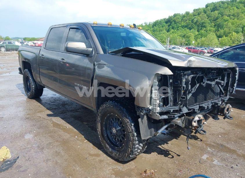 2015 Chevrolet Silverado 1500 2LT (VIN 3GCUKREC1FG515211) main photo