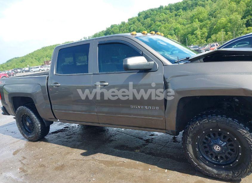 Photo 14 of 2015 Chevrolet Silverado 1500 2LT (VIN 3GCUKREC1FG515211)