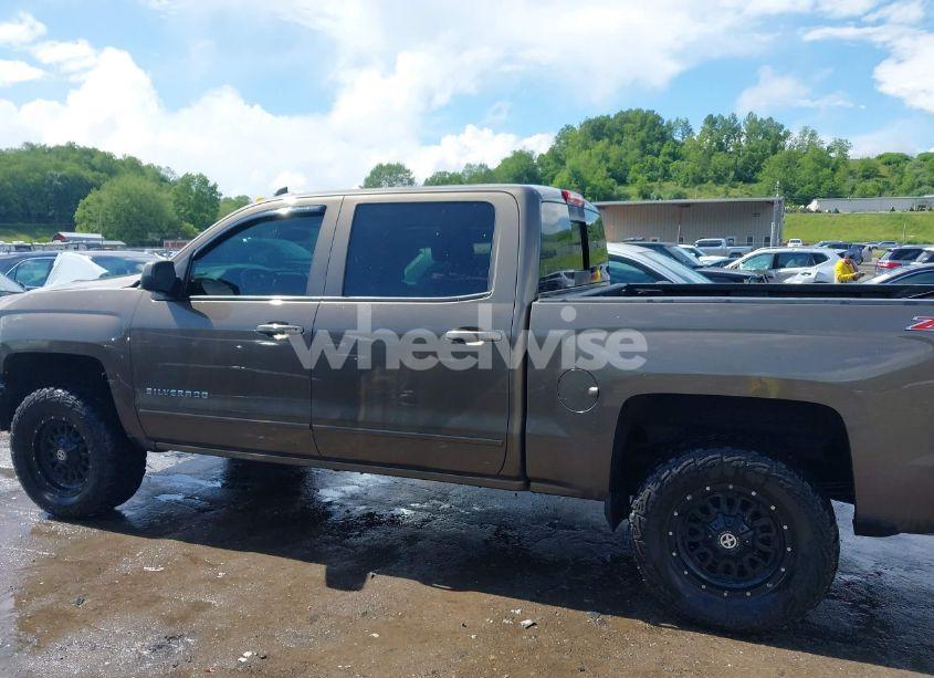 Photo 15 of 2015 Chevrolet Silverado 1500 2LT (VIN 3GCUKREC1FG515211)