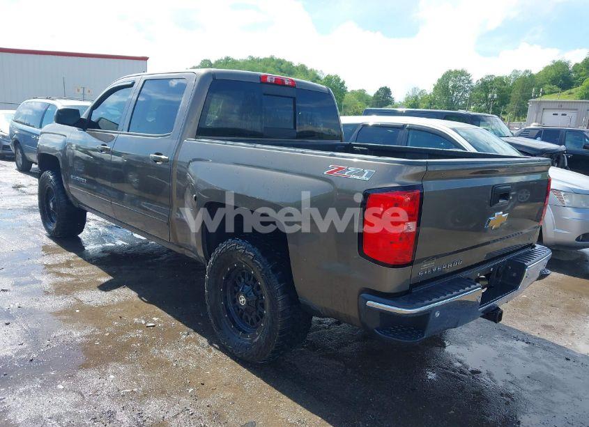 Photo 3 of 2015 Chevrolet Silverado 1500 2LT (VIN 3GCUKREC1FG515211)