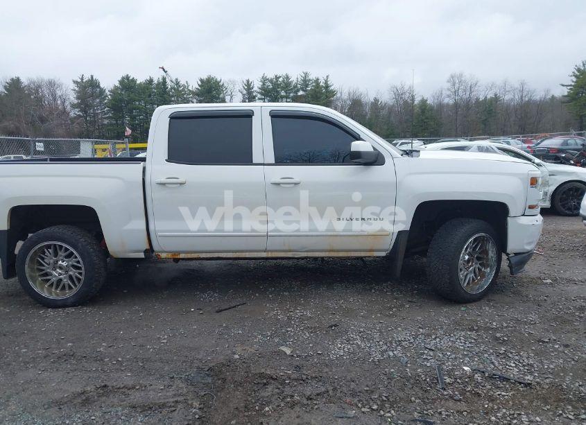 Photo 13 of 2016 Chevrolet Silverado 1500 2LT (VIN 3GCUKREC1GG238416)