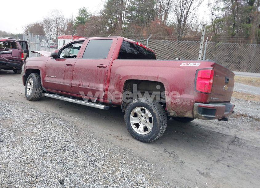 Photo 3 of 2017 Chevrolet Silverado 1500 2LT (VIN 3GCUKREC1HG113692)