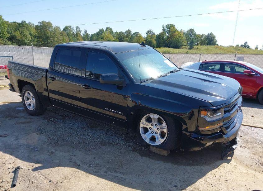 2017 Chevrolet Silverado 1500 2LT (VIN 3GCUKREC1HG157403) main photo