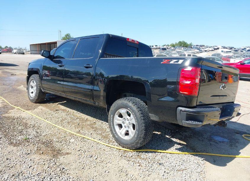 Photo 3 of 2017 Chevrolet Silverado 1500 2LT (VIN 3GCUKREC1HG157403)