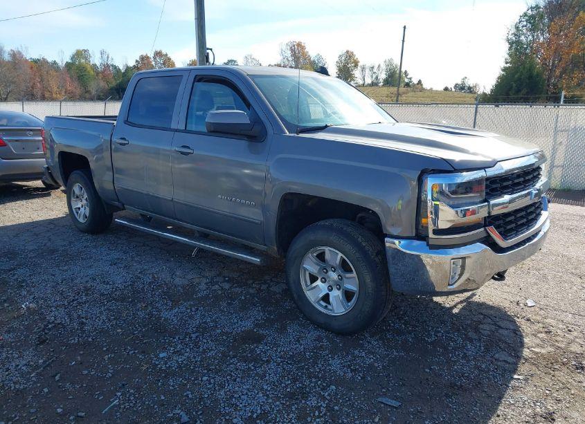2017 Chevrolet Silverado 1500 1LT (VIN 3GCUKREC1HG181832) main photo