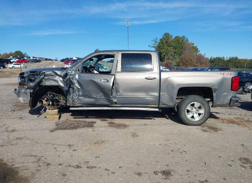 Photo 15 of 2017 Chevrolet Silverado 1500 1LT (VIN 3GCUKREC1HG181832)