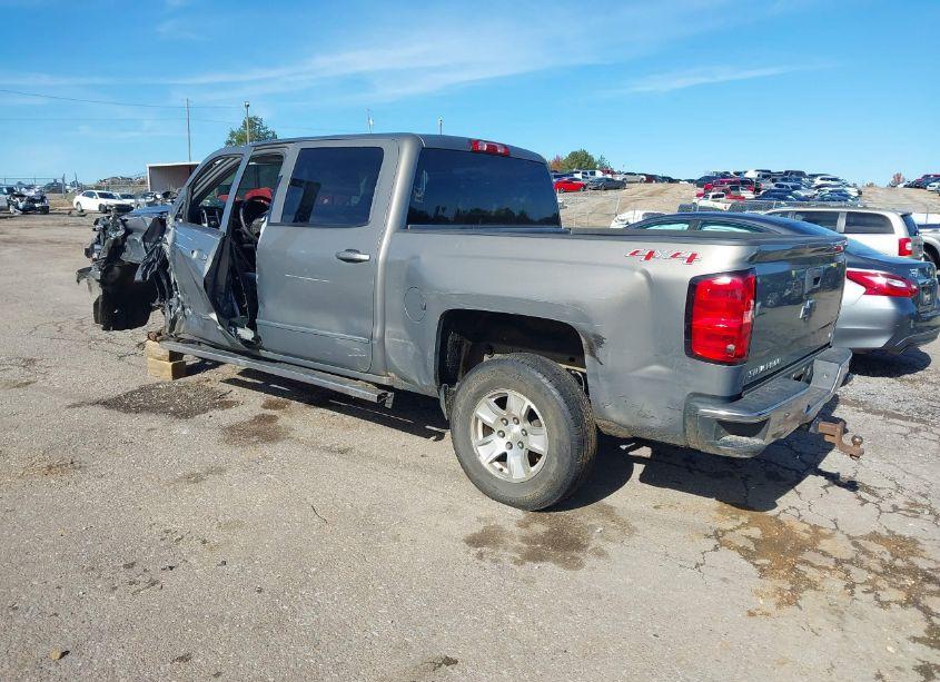Photo 3 of 2017 Chevrolet Silverado 1500 1LT (VIN 3GCUKREC1HG181832)