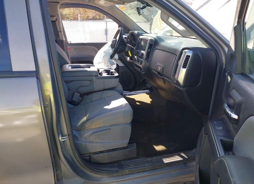 Photo 5 of 2017 Chevrolet Silverado 1500 1LT (VIN 3GCUKREC1HG181832)