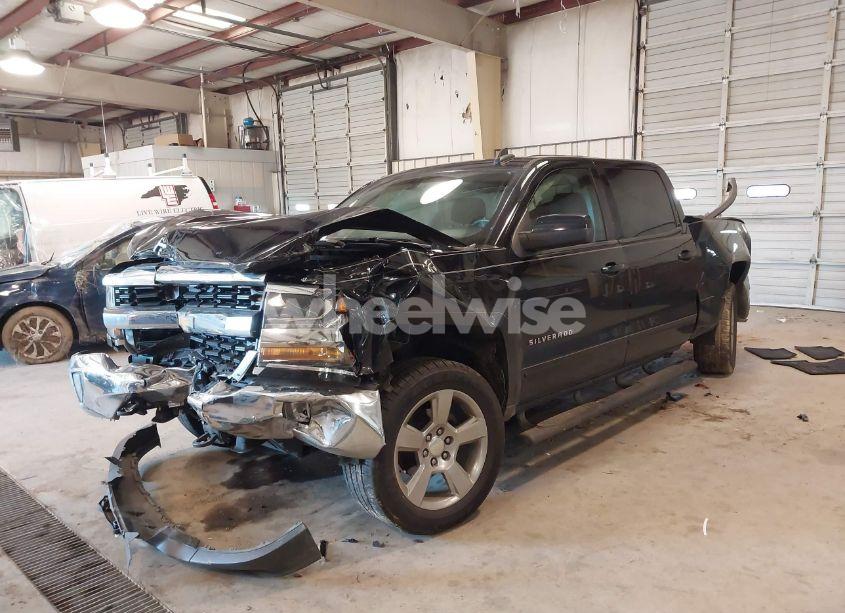 Photo 2 of 2017 Chevrolet Silverado 1500 1LT (VIN 3GCUKREC1HG224775)