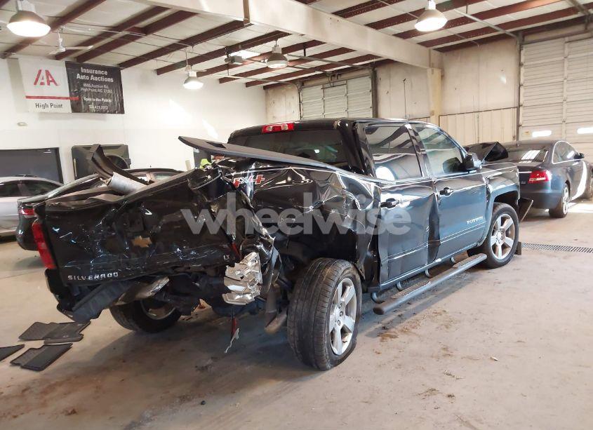Photo 4 of 2017 Chevrolet Silverado 1500 1LT (VIN 3GCUKREC1HG224775)