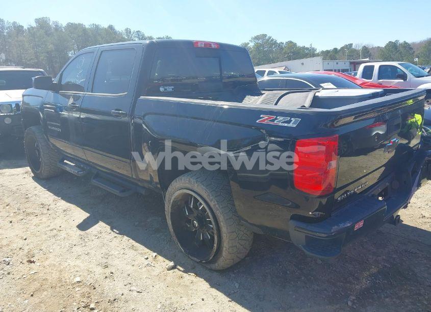 Photo 3 of 2017 Chevrolet Silverado 1500 2LT (VIN 3GCUKREC1HG358752)