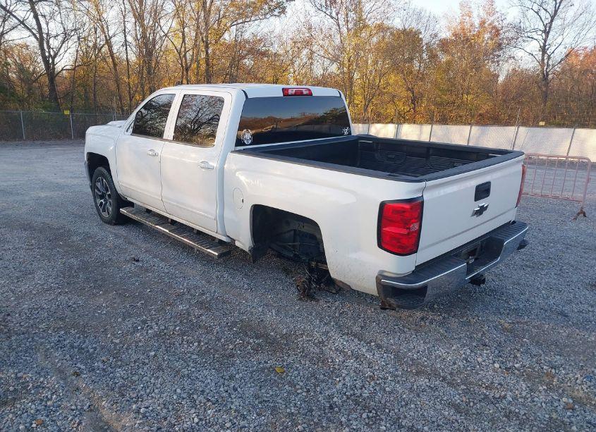 Photo 3 of 2018 Chevrolet Silverado 1500 LT (VIN 3GCUKREC1JG423668)