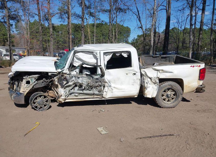 Photo 14 of 2018 Chevrolet Silverado 1500 1LT (VIN 3GCUKREC1JG469338)