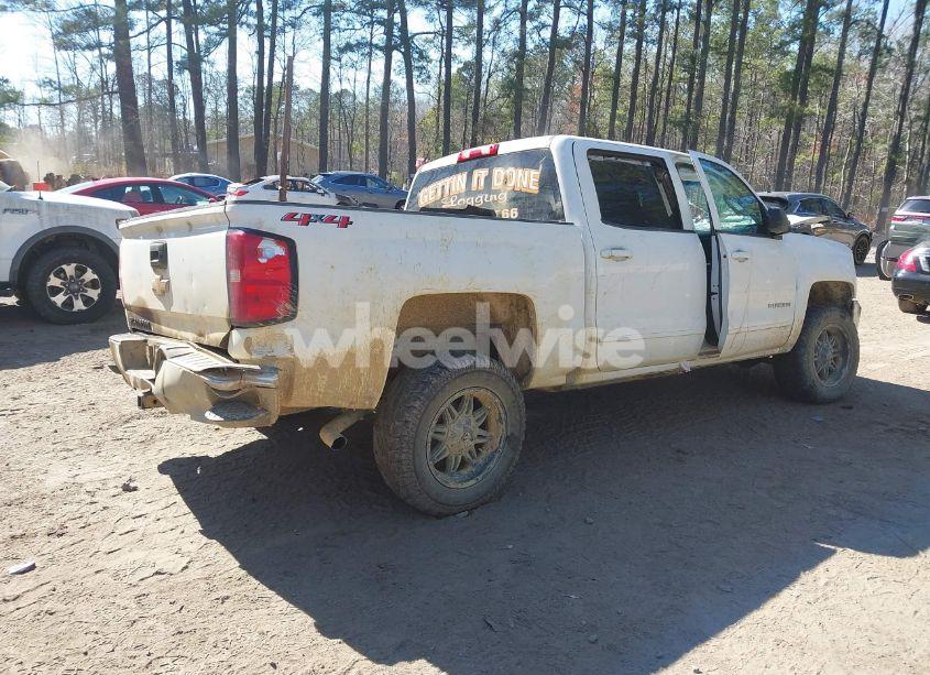 Photo 4 of 2018 Chevrolet Silverado 1500 1LT (VIN 3GCUKREC1JG469338)