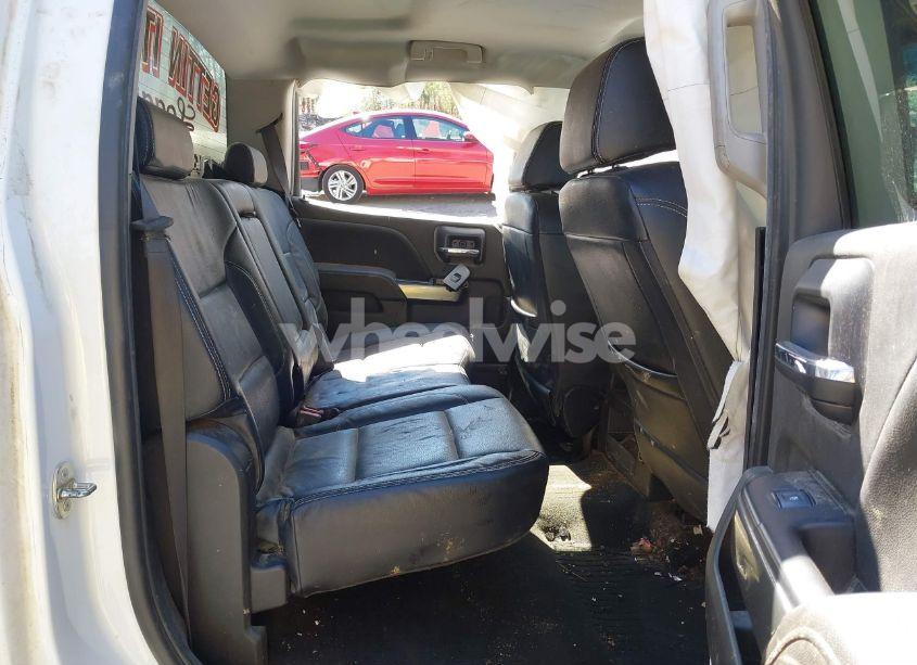 Photo 8 of 2018 Chevrolet Silverado 1500 1LT (VIN 3GCUKREC1JG469338)