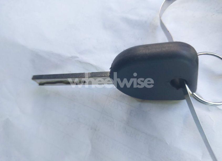 Photo 11 of 2018 Chevrolet Silverado K1500 LT (VIN 3GCUKREC1JG511846)