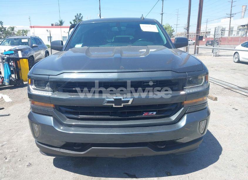 Photo 12 of 2018 Chevrolet Silverado K1500 LT (VIN 3GCUKREC1JG511846)