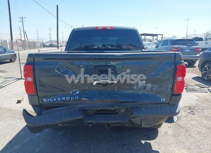Photo 6 of 2018 Chevrolet Silverado K1500 LT (VIN 3GCUKREC1JG511846)