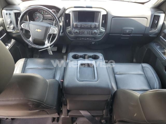 Photo 7 of 2018 CHEVROLET SILVERADO K1500 LT N/A (VIN 3GCUKREC1JG546628)