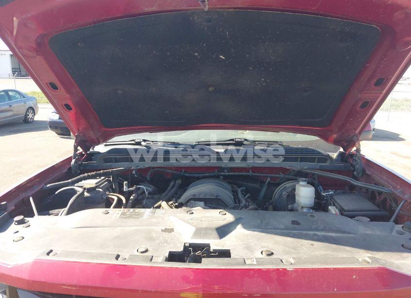 Photo 10 of 2018 Chevrolet Silverado 1500 2LT (VIN 3GCUKREC1JG618797)