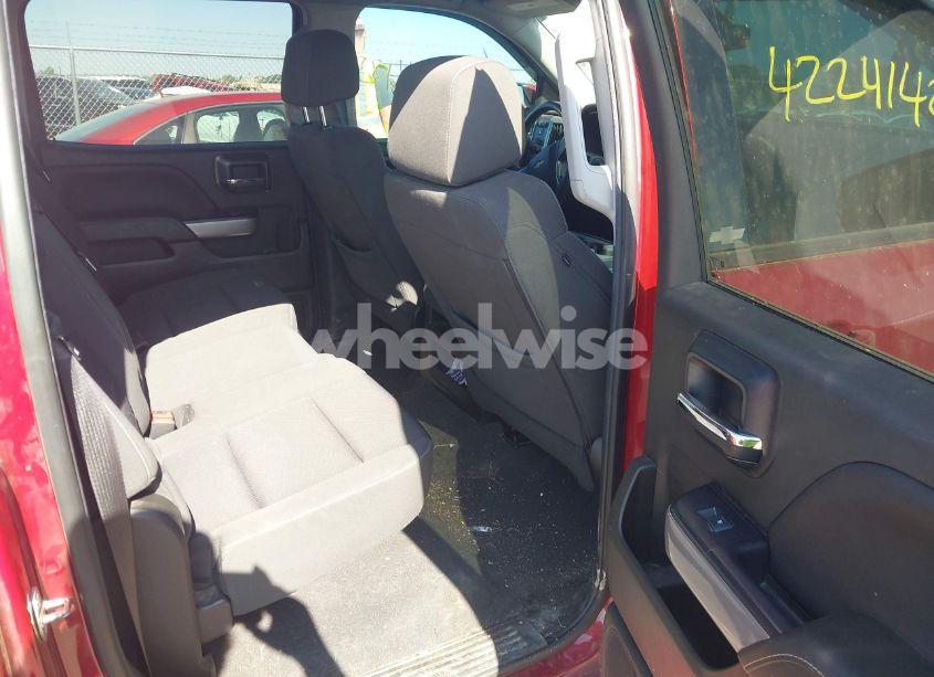 Photo 8 of 2018 Chevrolet Silverado 1500 2LT (VIN 3GCUKREC1JG618797)