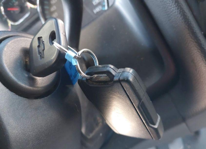 Photo 11 of 2018 Chevrolet Silverado 1500 LT (VIN 3GCUKREC1JG630562)