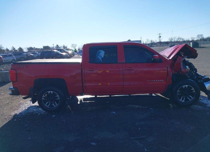 Photo 13 of 2018 Chevrolet Silverado 1500 LT (VIN 3GCUKREC1JG630562)