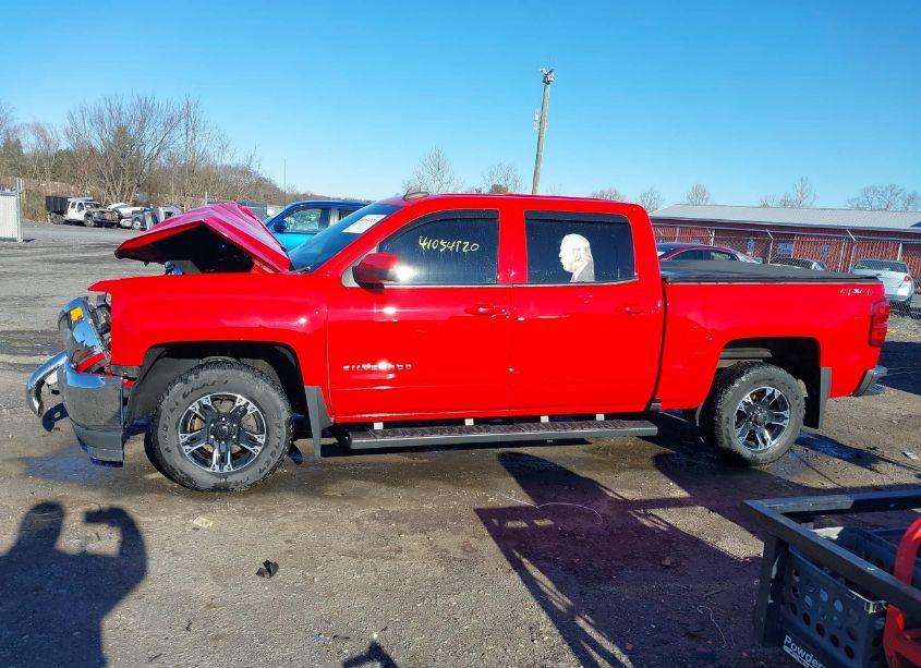 Photo 14 of 2018 Chevrolet Silverado 1500 LT (VIN 3GCUKREC1JG630562)