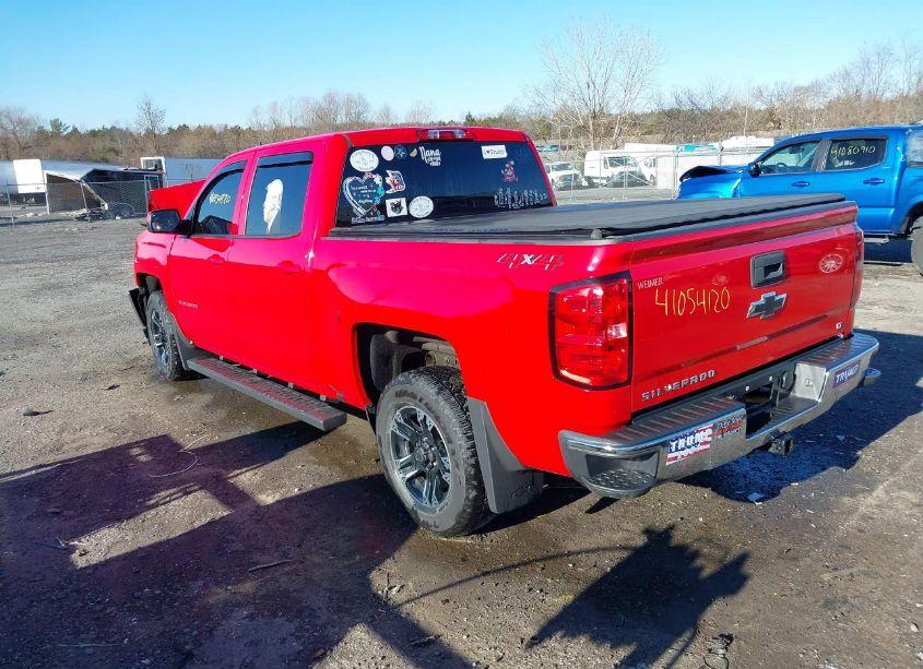 Photo 3 of 2018 Chevrolet Silverado 1500 LT (VIN 3GCUKREC1JG630562)