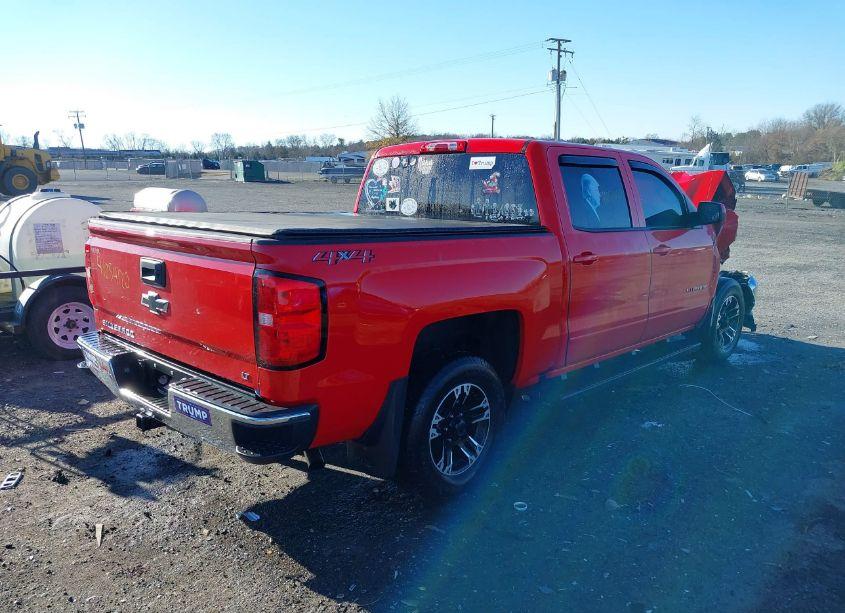 Photo 4 of 2018 Chevrolet Silverado 1500 LT (VIN 3GCUKREC1JG630562)