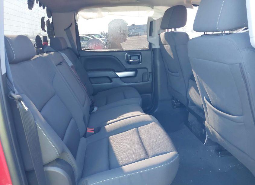 Photo 8 of 2018 Chevrolet Silverado 1500 LT (VIN 3GCUKREC1JG630562)