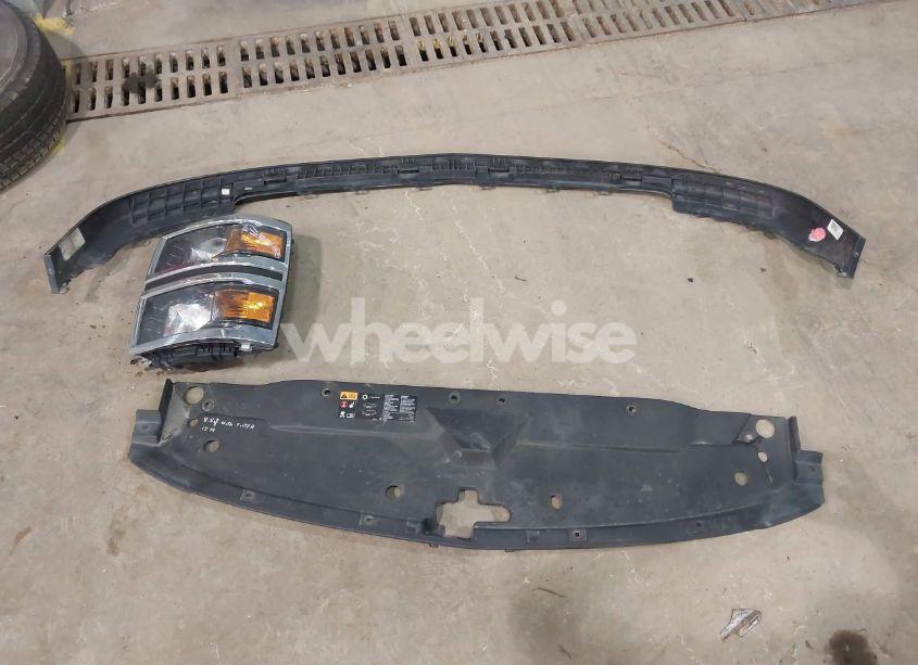 Photo 12 of 2014 Chevrolet Silverado 1500 2LT (VIN 3GCUKREC2EG138385)