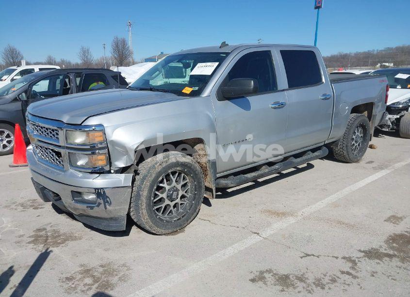 Photo 2 of 2014 Chevrolet Silverado 1500 1LT (VIN 3GCUKREC2EG199638)