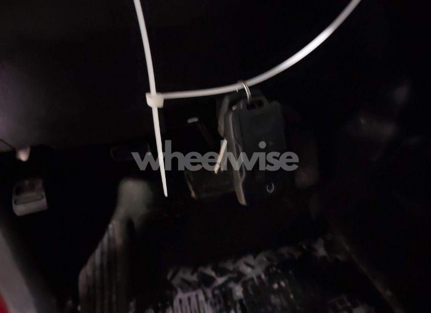 Photo 11 of 2014 Chevrolet Silverado 1500 2LT (VIN 3GCUKREC2EG305134)