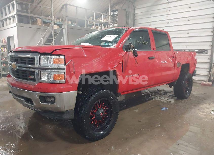 Photo 2 of 2014 Chevrolet Silverado 1500 2LT (VIN 3GCUKREC2EG305134)
