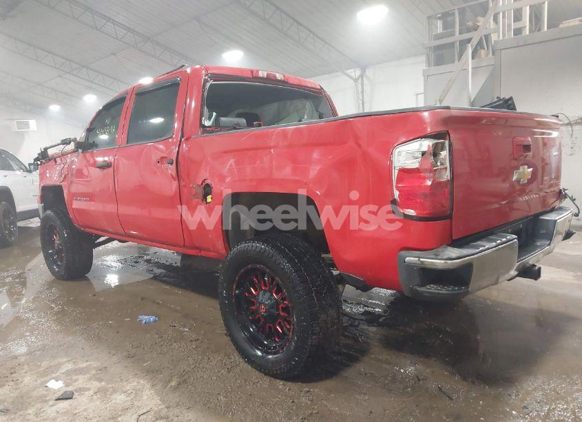 Photo 3 of 2014 Chevrolet Silverado 1500 2LT (VIN 3GCUKREC2EG305134)