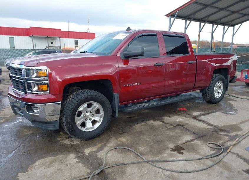 Photo 2 of 2014 Chevrolet Silverado 1500 2LT (VIN 3GCUKREC2EG337002)