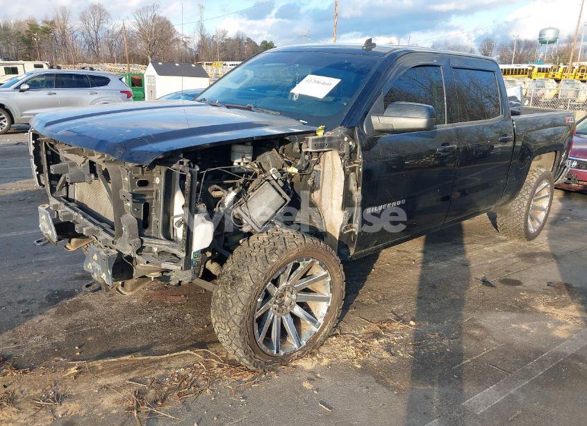 Photo 2 of 2014 Chevrolet Silverado 1500 1LT (VIN 3GCUKREC2EG473615)