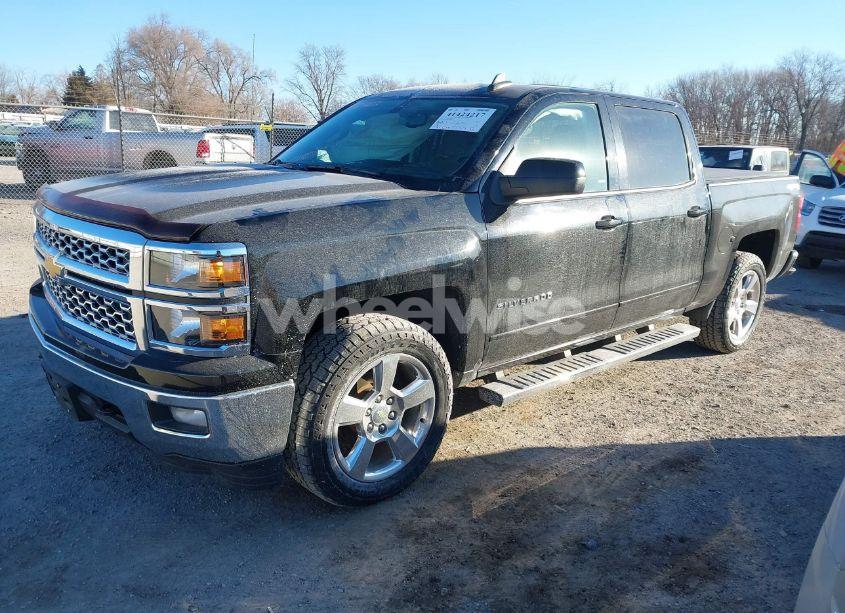 Photo 2 of 2015 Chevrolet Silverado 1500 1LT (VIN 3GCUKREC2FG190360)