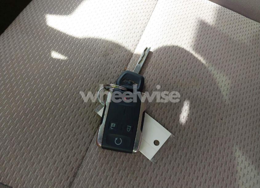 Photo 11 of 2015 Chevrolet Silverado 1500 1LT (VIN 3GCUKREC2FG195221)