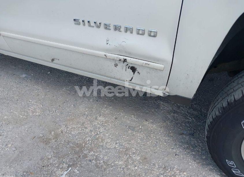 Photo 6 of 2015 Chevrolet Silverado 1500 1LT (VIN 3GCUKREC2FG195221)