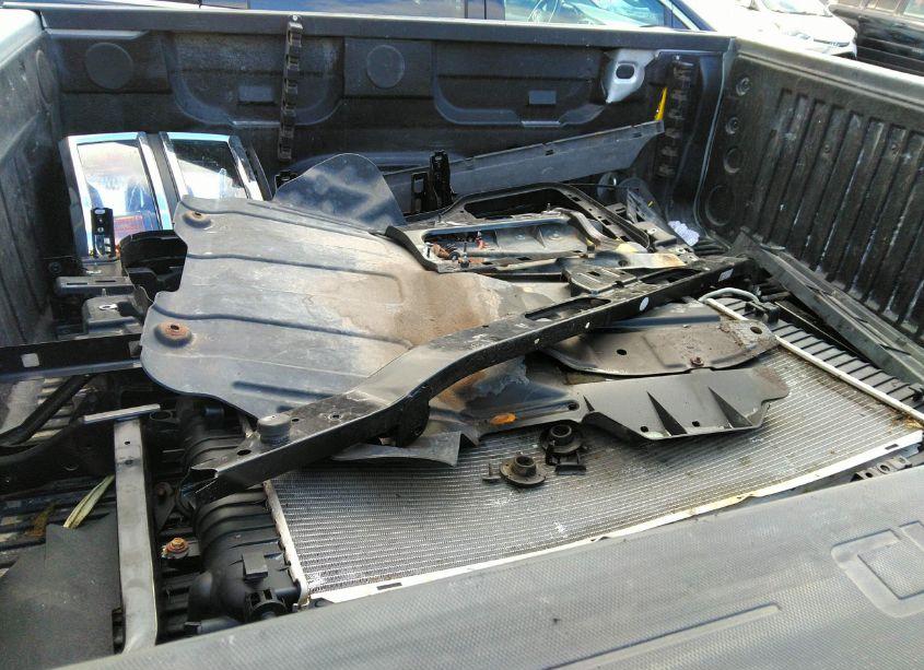 Photo 12 of 2015 Chevrolet Silverado 1500 2LT (VIN 3GCUKREC2FG324025)