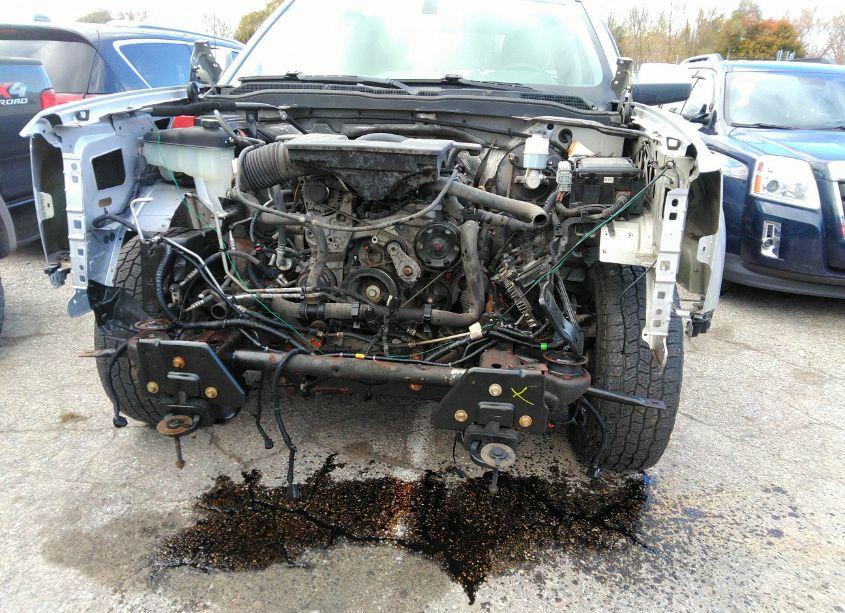 Photo 13 of 2015 Chevrolet Silverado 1500 2LT (VIN 3GCUKREC2FG324025)