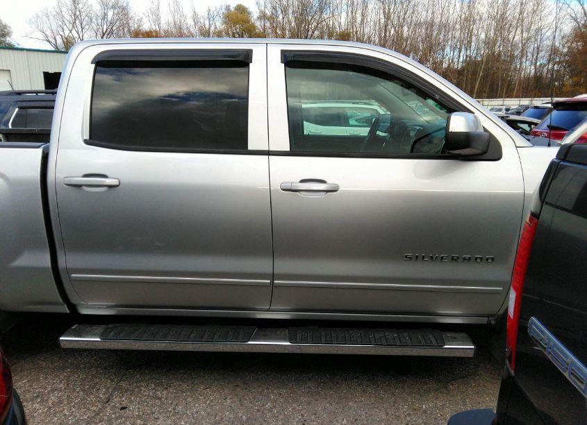 Photo 14 of 2015 Chevrolet Silverado 1500 2LT (VIN 3GCUKREC2FG324025)