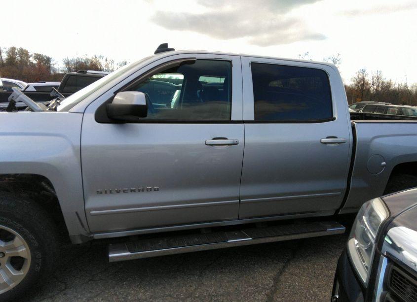 Photo 15 of 2015 Chevrolet Silverado 1500 2LT (VIN 3GCUKREC2FG324025)